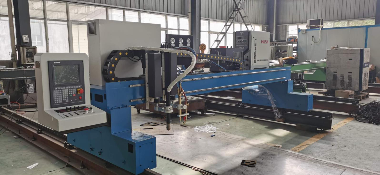 Big size Industrial gantry CNC plasma cutting machine for thick steel (2)