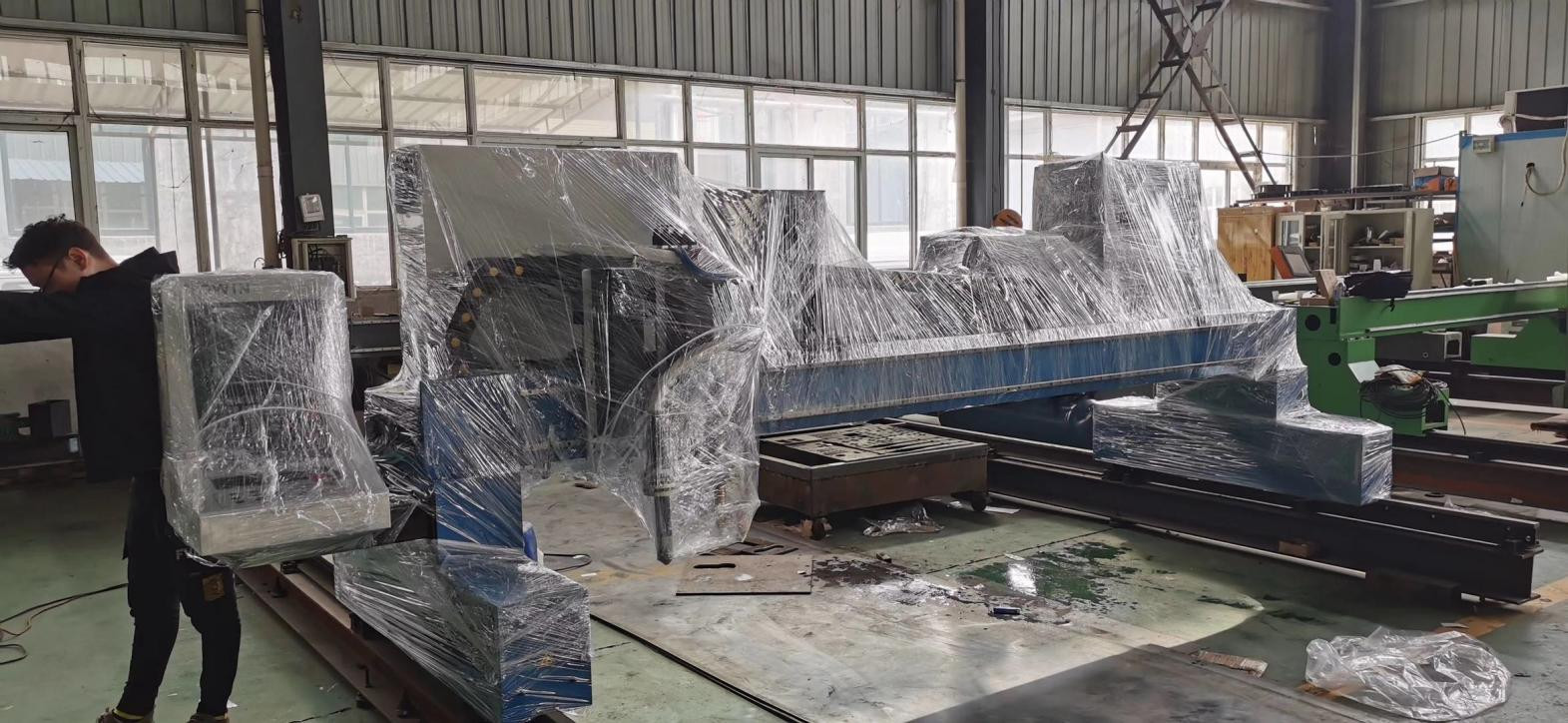 Big size Industrial gantry CNC plasma cutting machine for thick steel (7)