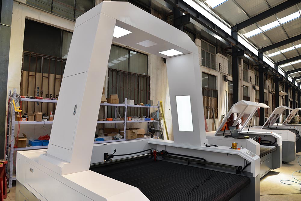 textile laser cutter with camera